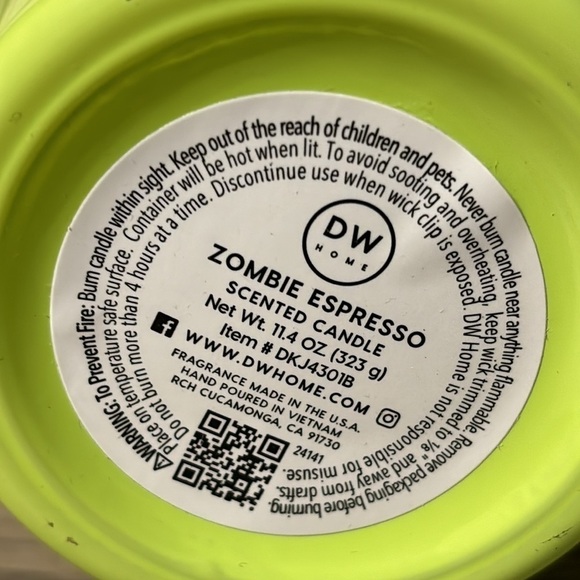 DW HOME CANDLE ZOMBIE EXPRESSO HALLOWEEN ELECTRIC GREEN RICHLY SCENTED NEW - Picture 7 of 10